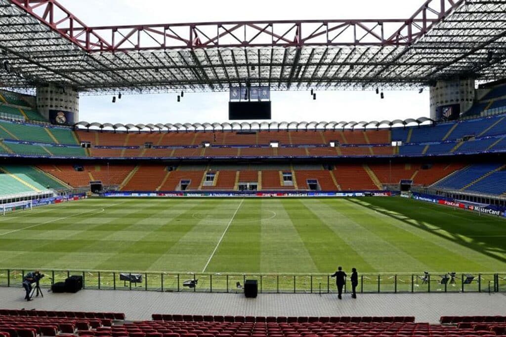San Siro - Inter de Milan y AC Milan (80.018 espectadores)