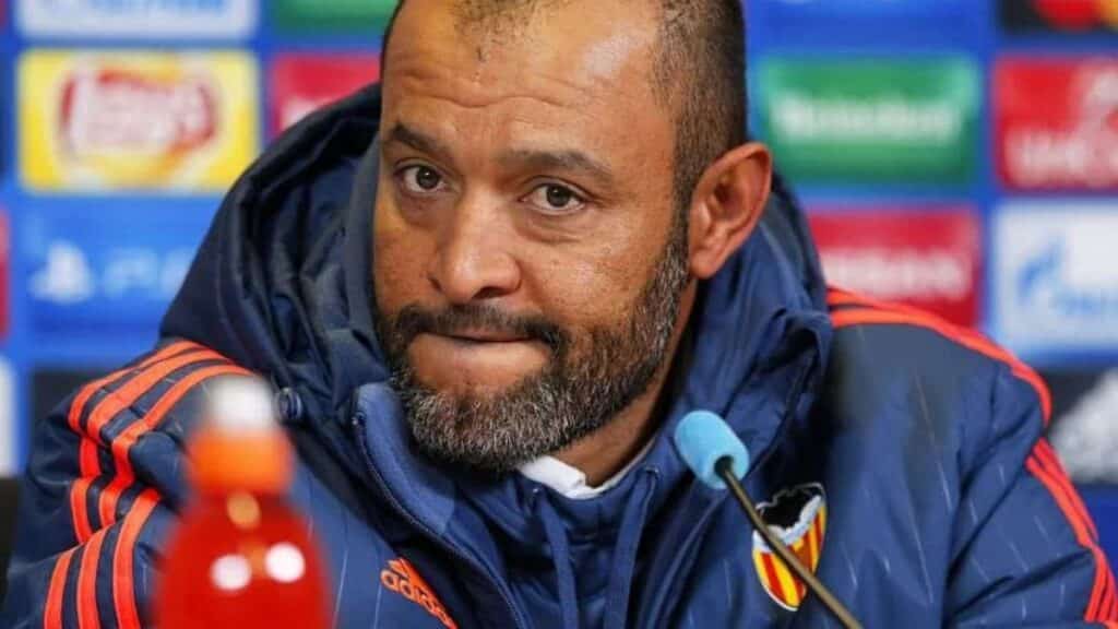 Nuno es el favorito de la directiva pero estaría casi descartado por su situación contractual